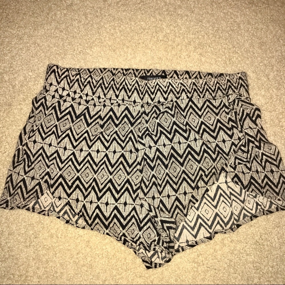 Flowy patterned shorts